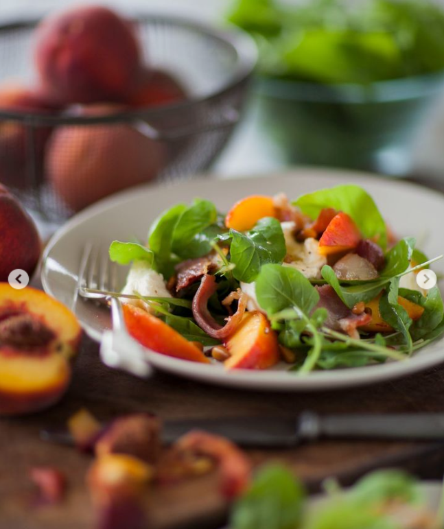 Read more about the article Peach, Bacon and Bocconcini Salad