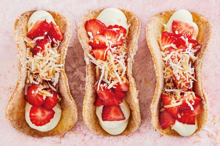 Read more about the article Strawberry Cheesecake Tacos