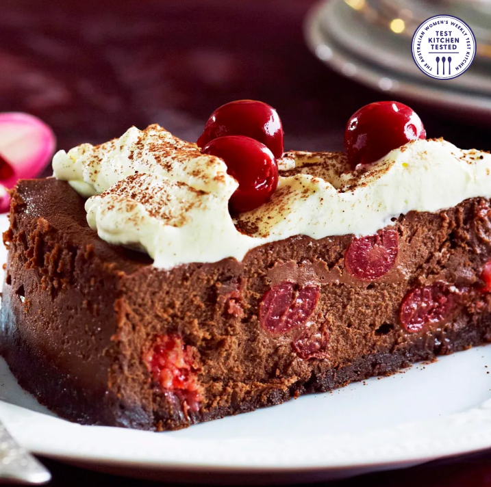 Read more about the article Cherry Ripe Choc Cheesecake
