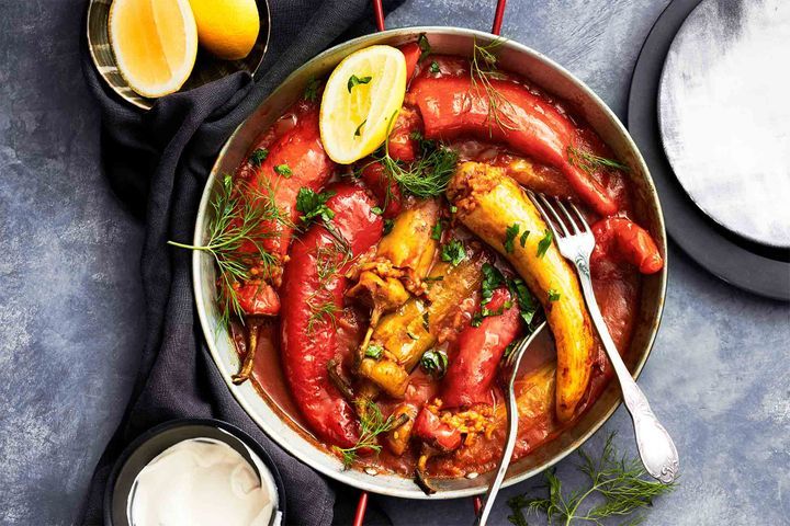 Read more about the article One-pan Haloumi and Rice-stuffed Peppers